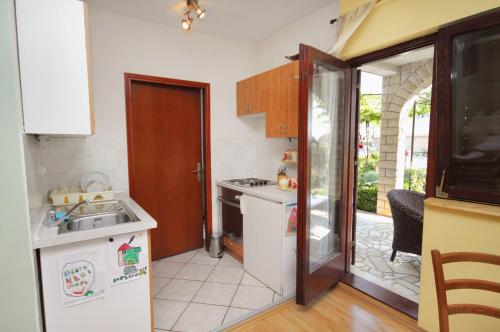 Apartments with parking space Selce Crikvenica - 2404 - image 4