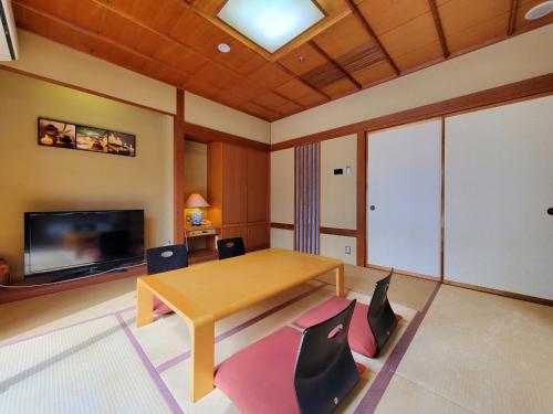 room detail thumbnail 0