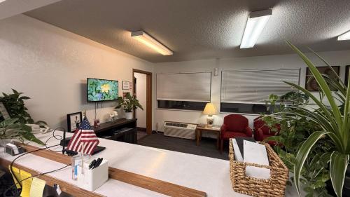 clarion hometown inn - 로비