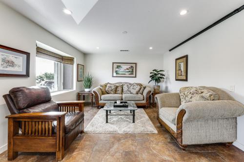 Central to Everything! San Diego Apt w/ Patio – khách sạn tại Bay Park