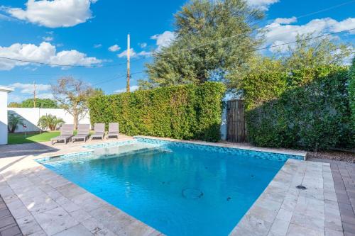 Arcadia 5BR Oasis Pool Putting Green & Sleeps 12 – khách sạn tại Camelback Corridor