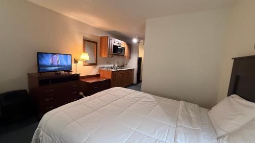 clarion hometown inn