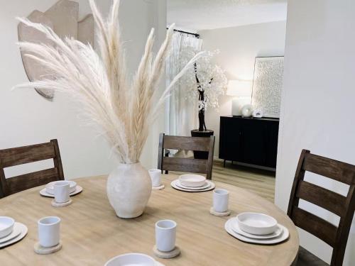 The Cozy Abode On Beagle Street- 3BR 2BA -Sleeps 16- Pool in Clairemont Mesa East