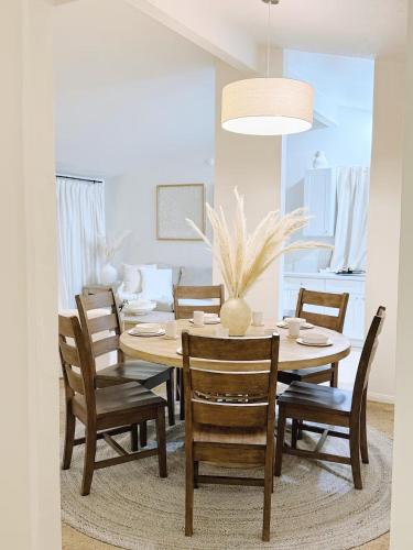 The Cozy Abode On Beagle Street- 3BR 2BA -Sleeps 16- Pool in Clairemont Mesa East
