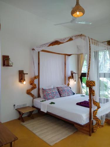 LalaMafia Bungalow in Utende