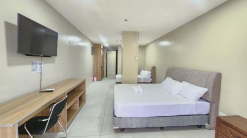 room detail thumbnail 2