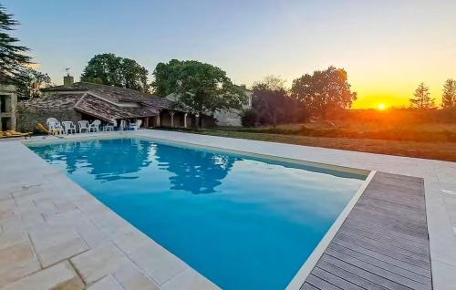Peldbaseins, Belle Maison Avec Piscine in Les Esseintes