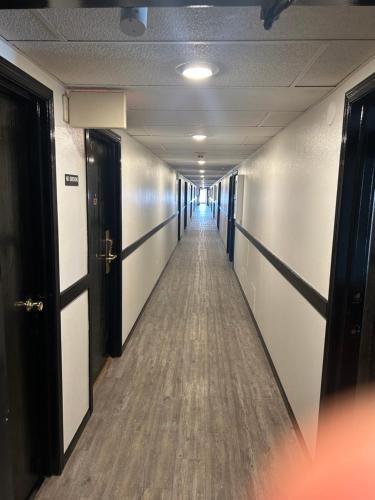 Exterior view, Home Suites in Thief River Falls (MN)