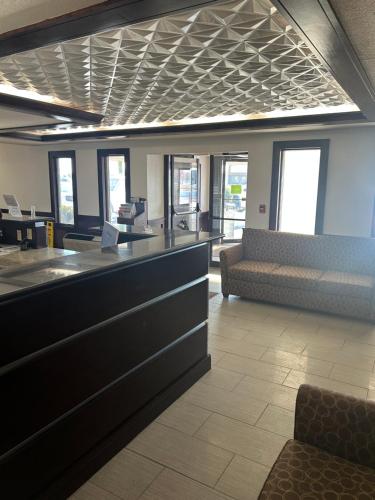 Lobby, Home Suites in Thief River Falls (MN)