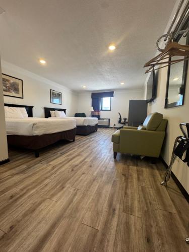 Home Suites in Thief River Falls (MN)
