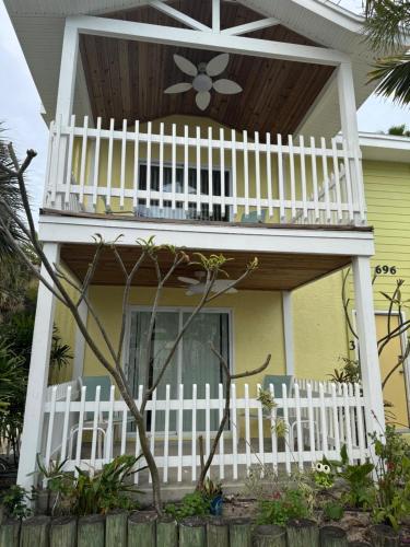 2BR Steps to Beach & Downtown w pool Unit 2 in Cocoa Beach