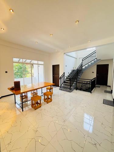 Fuajee, Explorer Hotel & Bike Rental Anuradhapura in Anuradhapura