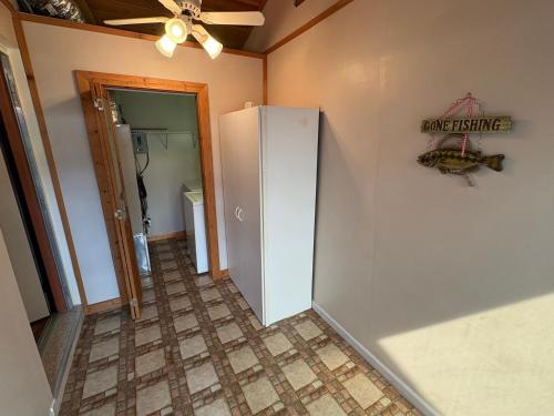 Little Lake Cove - image 3