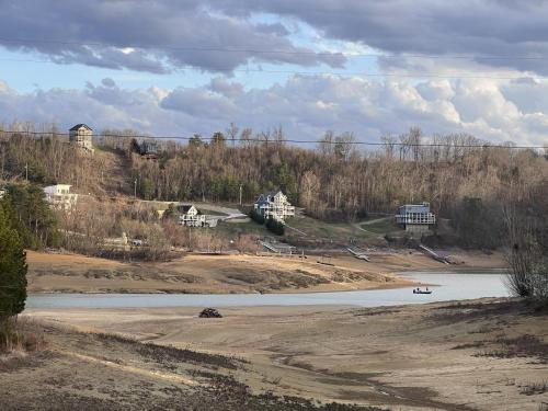 Little Lake Cove - image 8