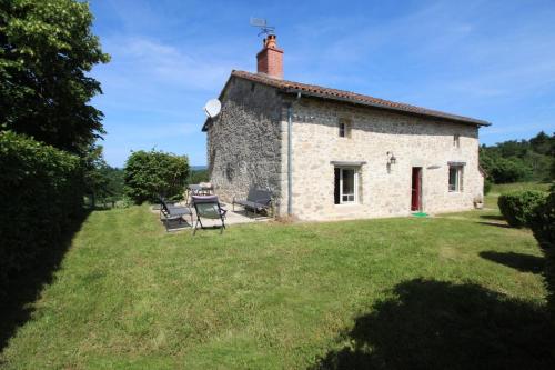 Les bruyeres gîte à louer Saint-Jouvent