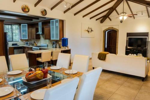 El Manzano Estate Coffee Farm in Los Naranjos