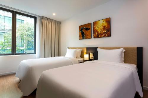 2 twin beds