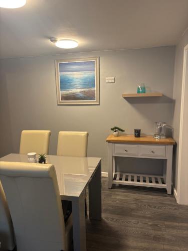 Jolly Jupiter at The Moon in 龐蒂浦