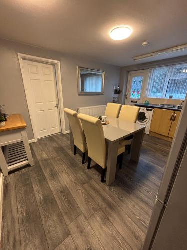 Jolly Jupiter at The Moon in 龐蒂浦