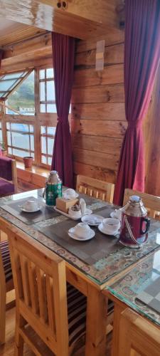 Restaurant, Hotel Sheryang in Everest Region (Nepal)