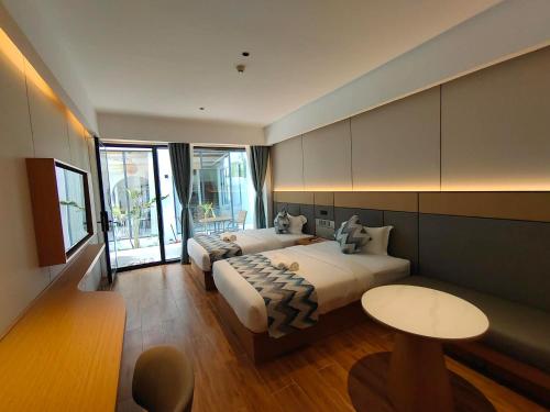 room detail thumbnail 0