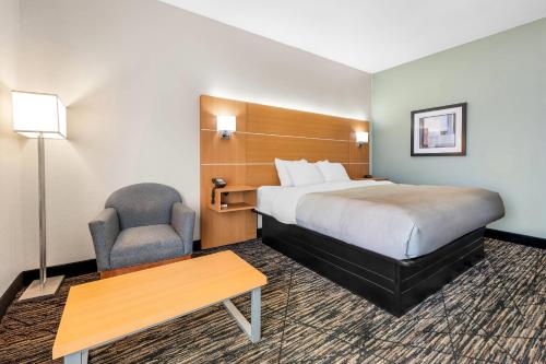 Quality Inn Alexander City - image 31