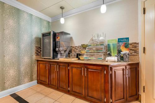 Quality Inn Alexander City - image 39