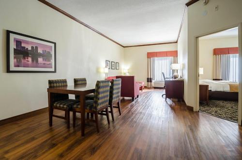 Comfort Suites Innsbrook - Short Pump - image 19