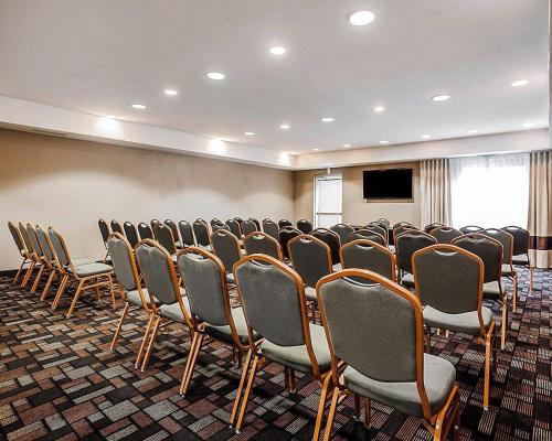 Comfort Suites - Independence - image 44