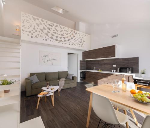 Luxury Apartment Jolara - With Heated Pool - Deluxe Suite 18 in 米米采