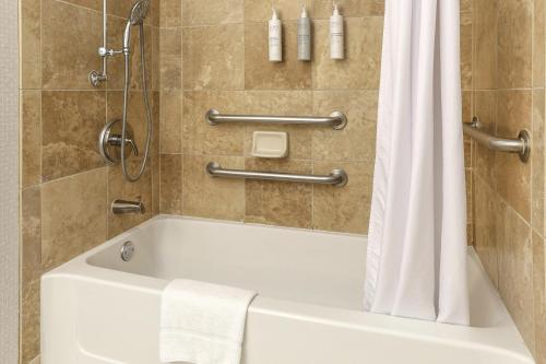 Hampton Inn Miami-Coconut Grove/Coral Gables - image 21