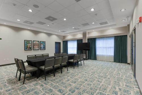 Hampton Inn Miami-Coconut Grove/Coral Gables - image 26