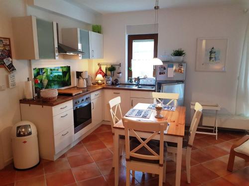 Ferienwohnung im Zeesenhaus im 1 OG mit Balkon in Altensien