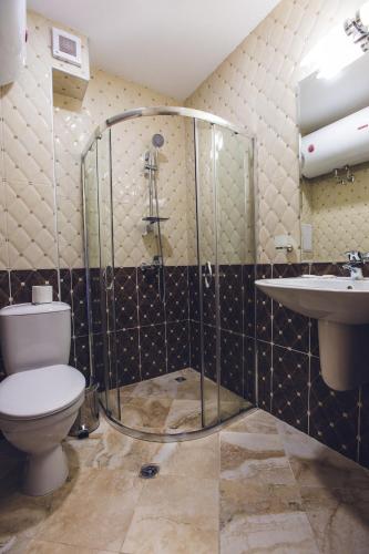 One-Bedroom Apartment image 6