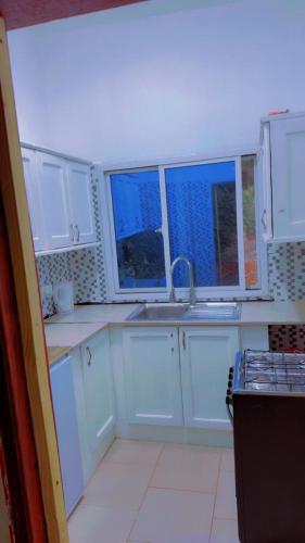 virtuve, A & A Apartments in Serekunda