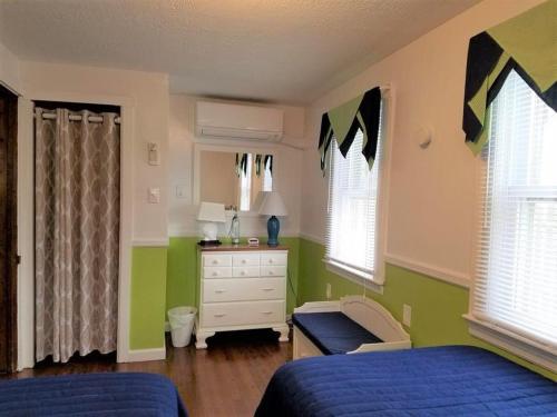 Viesnīcas āriene, Enjoy A Classic Long Beach Island Summer At This Spacious 5-Bedroom, 2-Bathroom Beach House In Ship  in Ship Bottom (NJ)