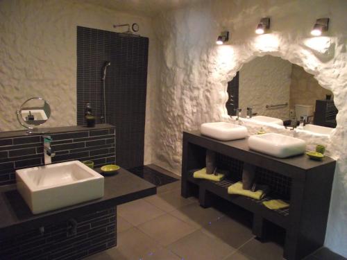 浴室, Troglodelice in 阿宰勒里多