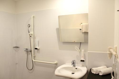 Come IN Hotel - image 7