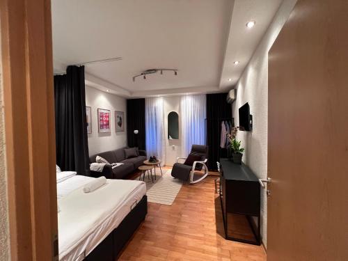 The 1890's Apartment