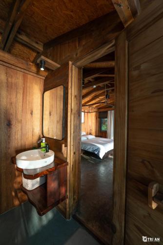 Kamar Mandi, Trị An Retreat- TRI AN RETREAT (Tri An Retreat- TRI AN RETREAT) in Xa Gia Tan