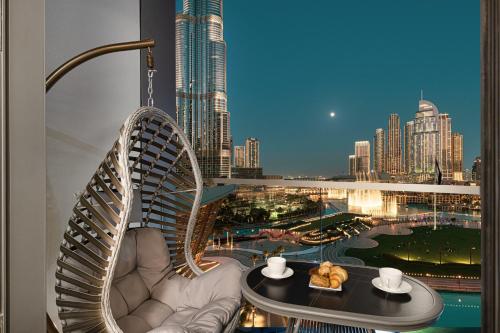 Panoramic Fountain Show and Burj Khalifa Views - image 2
