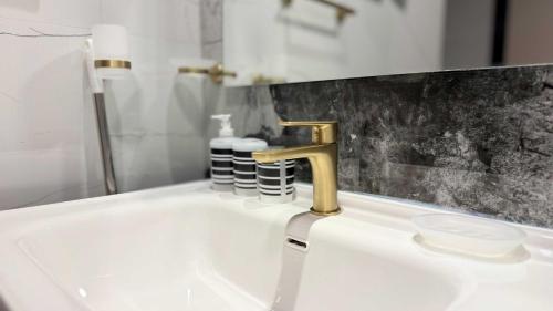 Skyz Lifestyle 1BR Residences at Arjan with Pool & Gym - image 13