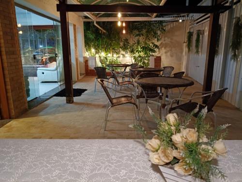 バルコニー/テラス, Casa Show - Hospedagem e Day use para grupos - com piscina aquecida in ヴィラ フォルモサ