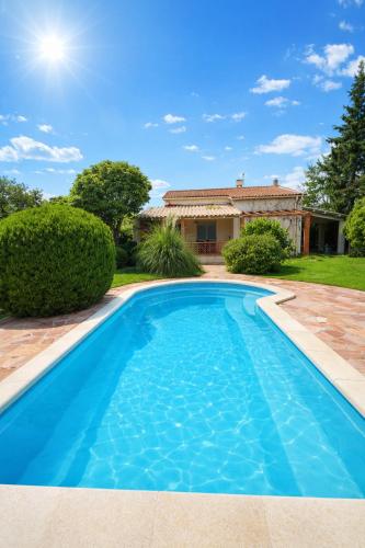 VILLA CONSTANCE - Swimming pool & Parking - sleeps 8 - Accommodation - Six-Fours-les-Plages