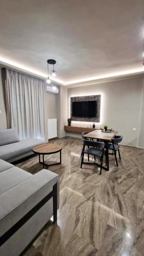 Vv Cosy Host 3 in Larissa