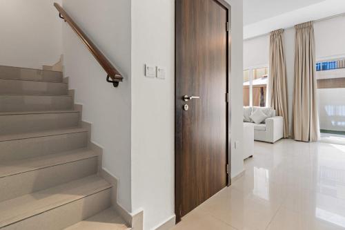 Elegant 3BR Villa Retreat w/ Private Backyard - image 14