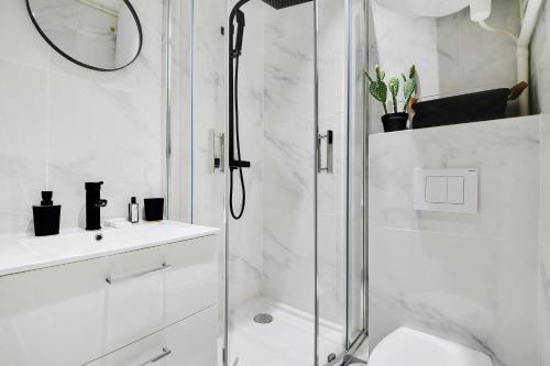 Authentic studio - 2P - Plaine-Monceau - image 4