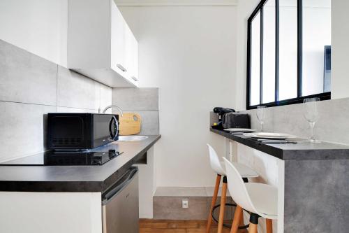 Authentic studio - 2P - Plaine-Monceau - image 5