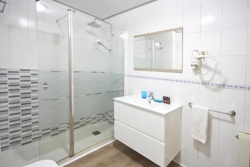 Santa Rosa Madrid 201 by Escape Home - image 11