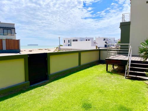 Family Beach House Retreat in Rand Rifles